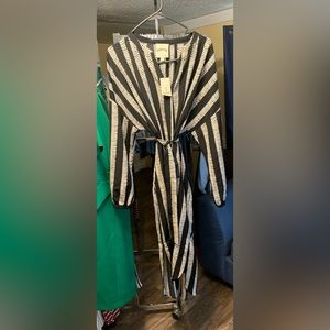 Beautiful, tie waist, high low dress.